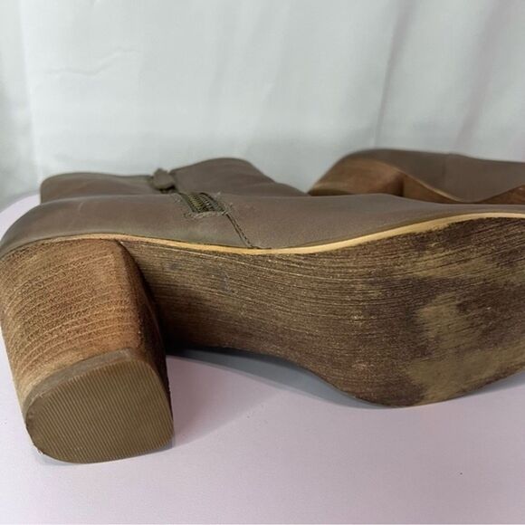 BP Almond Toe Tan Chunky Heel Ankle Booties Size 11 - Picture 2 of 10
